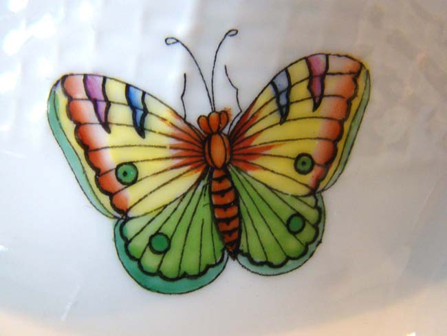 An extremely fine hand painted 'Victoria' pattern triangular serving dish by HEREND of Hungary — image 2